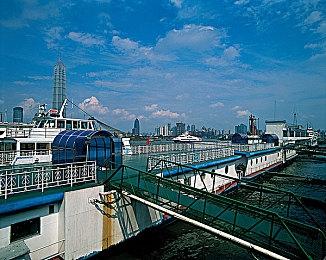 《崩坏：星穹铁道》IGN 9分：超越《原神》、让人着迷